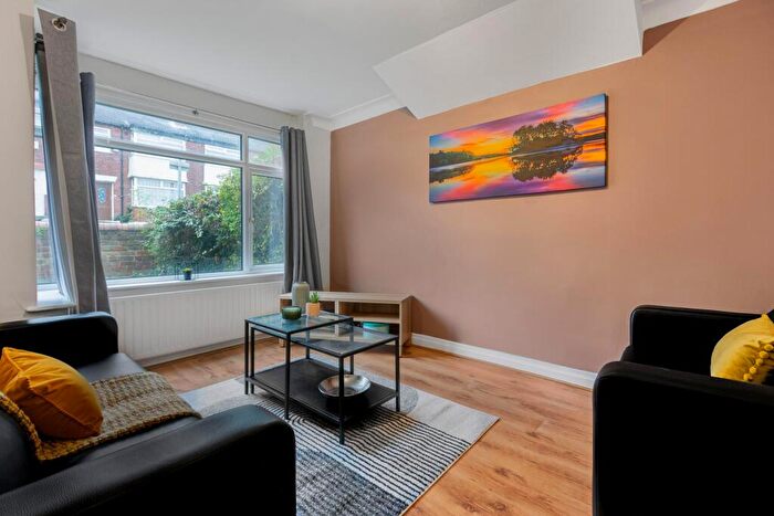 4 Bedroom House To Rent In Kelso Gardens, Leeds, LS2