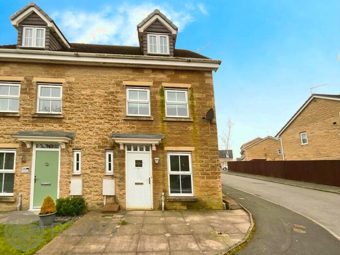 3 Bedroom Semi-Detached House To Rent In Wasp Mill Drive, Rochdale, OL12
