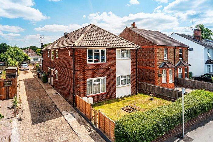 1 Bedroom Apartment For Sale In Kingston Road, Leatherhead, KT22