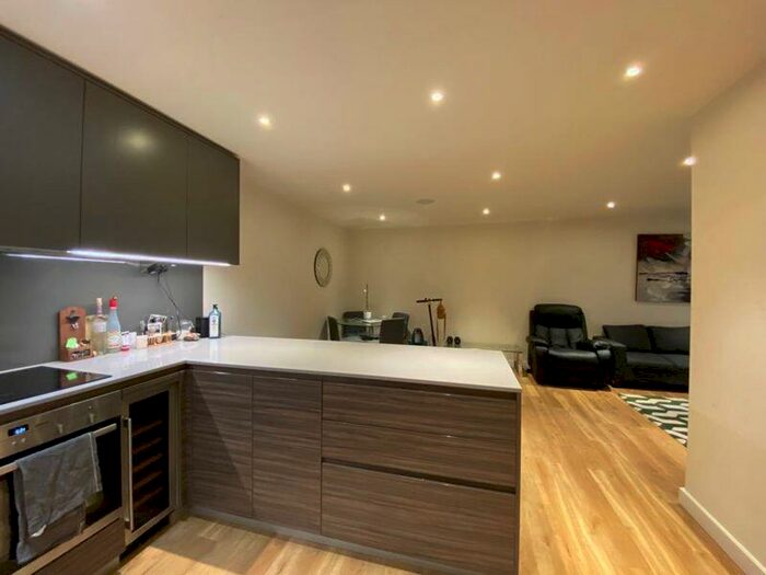 2 Bedroom Apartment To Rent In Beaufort Square, London, NW9