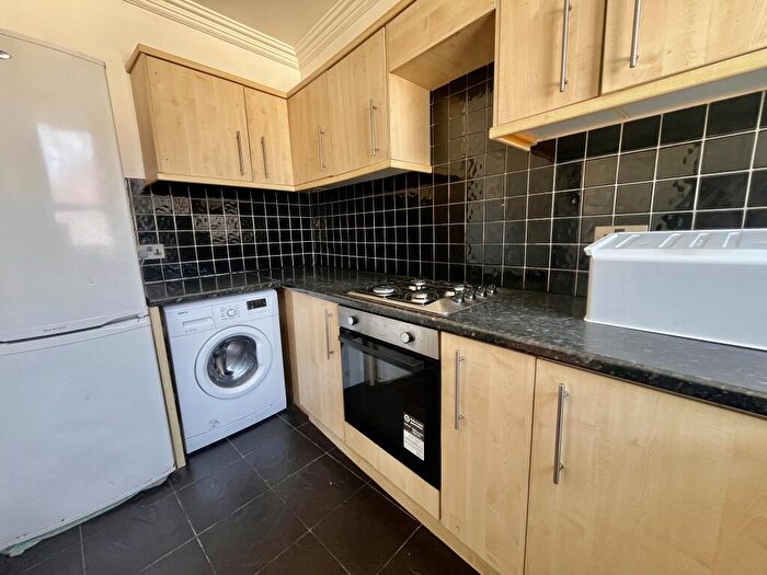 4 Bedroom Flat To Rent In Victoria Road, Leeds, LS6