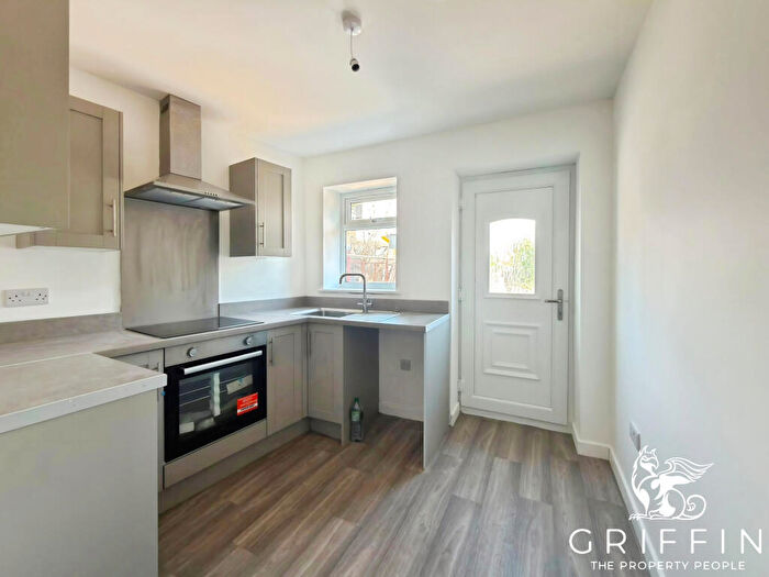 2 Bedroom Flat To Rent In College Road, Grays, RM17