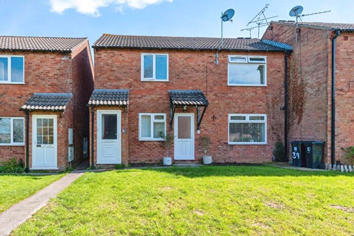 2 Bedroom Flat For Sale In Gatcombe Drive, Stoke Gifford, Bristol, Gloucestershire, BS34