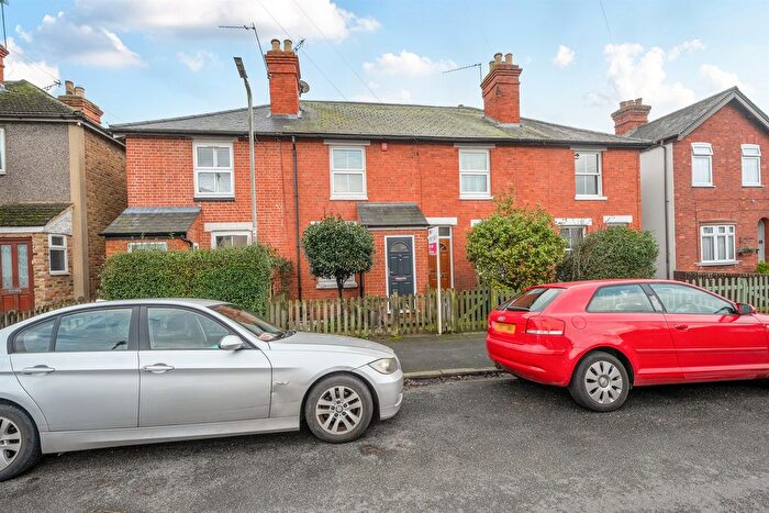 2 Bedroom Terraced House For Sale In Penyston Road, Maidenhead, SL6