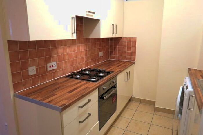 1 Bedroom Flat To Rent In Queens Road, Watford, WD17