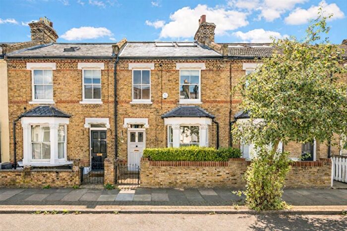 3 Bedroom Property For Sale In Graveney Road, Tooting, SW17