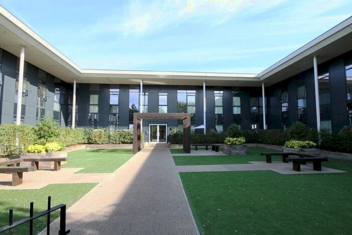 1 Bedroom Flat To Rent In Clivemont Road, Maidenhead, SL6