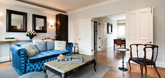 2 Bedroom Flat To Rent In North Audley Street, Mayfair, W1K