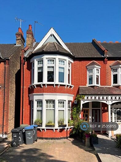 2 Bedroom Flat To Rent In Amberley Road, London, N13