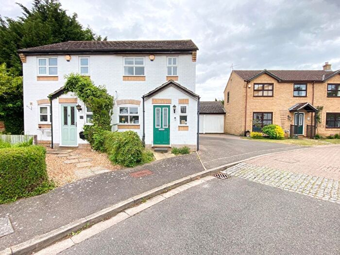 2 Bedroom Semi-Detached House For Sale In Brook Close, Histon, Cambridge, CB24