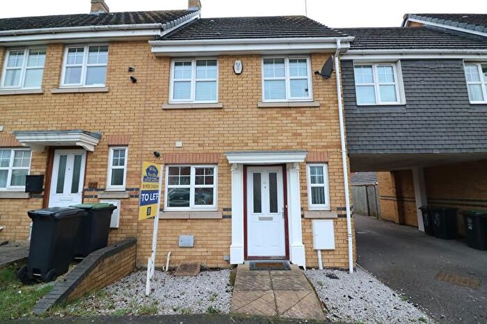 3 Bedroom Terraced House To Rent In Windsor Road, Rushden, NN10