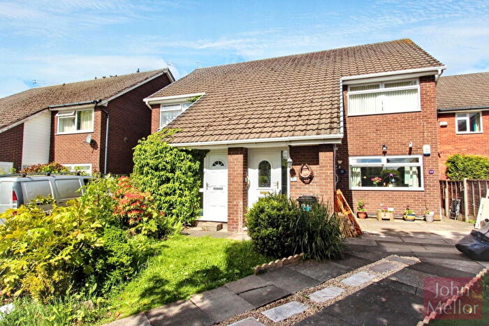 2 Bedroom Flat For Sale In West Meadow, Reddish, SK5
