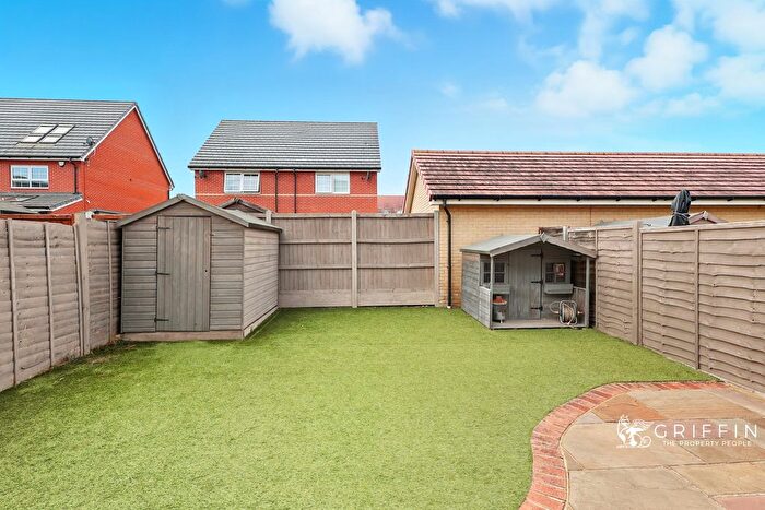 3 Bedroom Semi-detached House For Sale In Addington Close, Stanford-Le-Hope, SS17