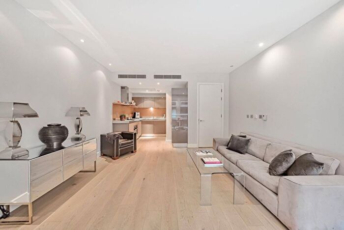 1 Bedroom Flat For Sale In Hirst Court, Pimlico, London, SW1W