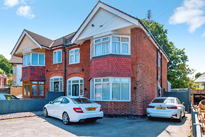 4 Bedroom Semi-Detached House For Sale In Bitterne Road West, Southampton, SO18