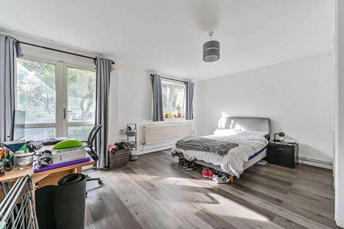 Studio To Rent In Deeley Road, Battersea, London, SW8