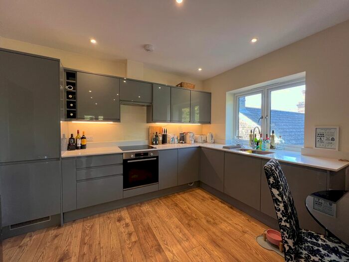 2 Bedroom Flat To Rent In Godstone Road, Kenley, CR8