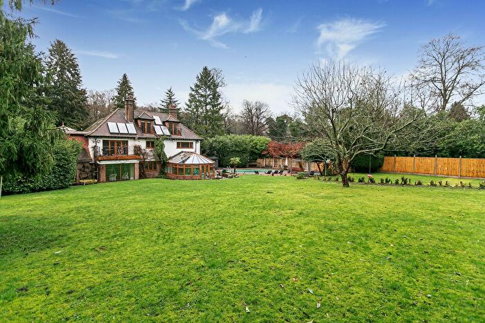6 Bedroom Detached House For Sale In The Avenue, Whyteleafe, CR3