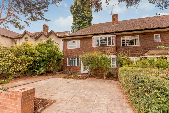 2 Bedroom Maisonette To Rent In Liverpool Road, Kingston Upon Thames, KT2