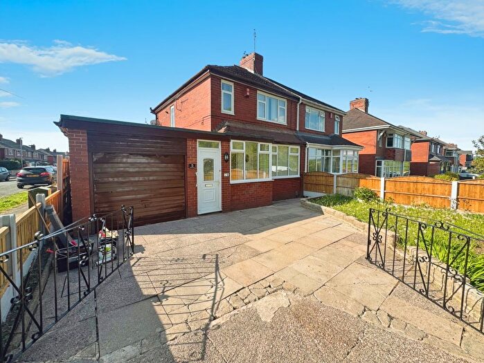 3 Bedroom Semi-Detached House To Rent In Oldcott Drive, Kidsgrove, Stoke-On-Trent, Staffordshire, ST7