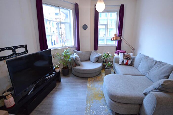 3 Bedroom Property To Rent In Oxford Road, Manchester, M1