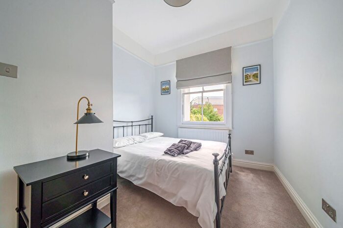 2 Bedroom Flat For Sale In Frances Road, Windsor, SL4