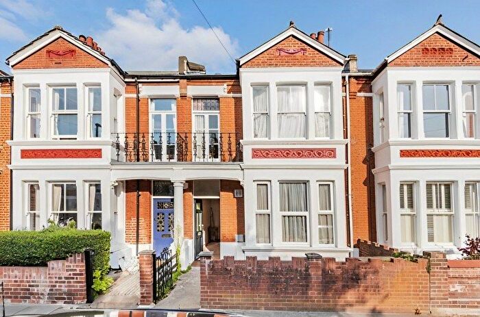 2 Bedroom Flat To Rent In Gartmoor Gardens, SW19