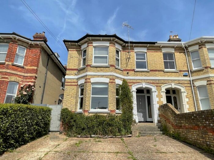 1 Bedroom Flat To Rent In Woodbury Park Road, Tunbridge Wells, TN4