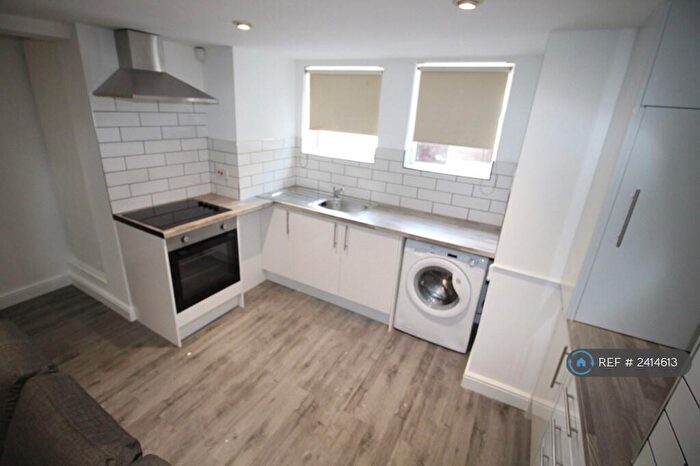 3 Bedroom Terraced House To Rent In Lumley Walk, Leeds, LS4