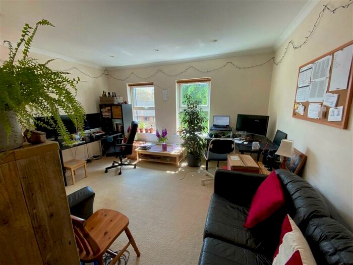 1 Bedroom Flat To Rent In Prince Of Wales Avenue, Reading, RG30