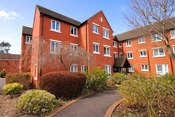 2 Bedroom Apartment For Sale In Curie Close, Rugby, CV21