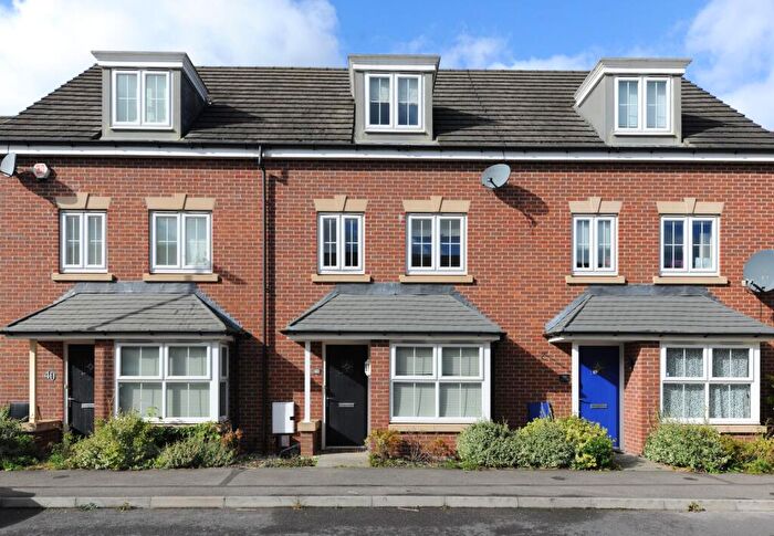 4 Bedroom Terraced House For Sale In Horse Chestnut Close, Chesterfield, S40