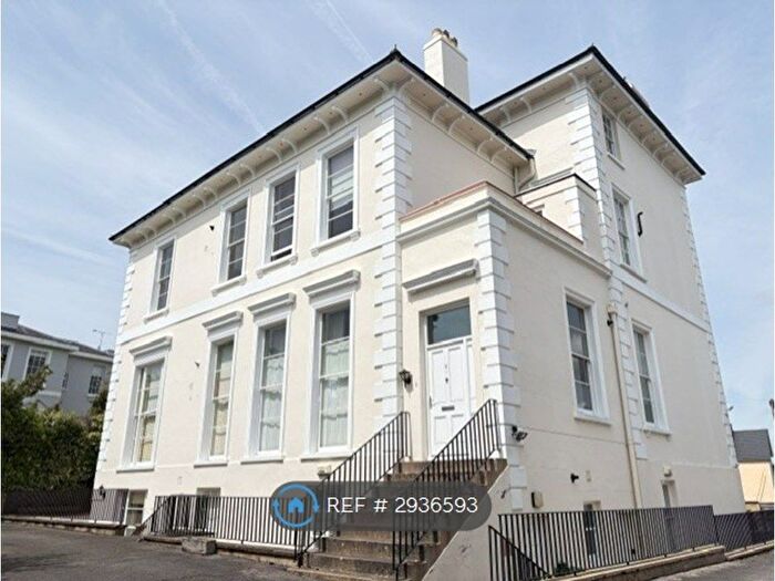 2 Bedroom Flat To Rent In Marchmont, Cheltenham, GL50