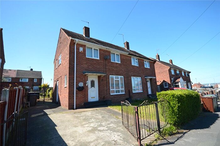 2 Bedroom Semi-Detached House For Sale In West Grange Close, Leeds, West Yorkshire, LS10
