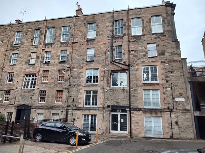 1 Bedroom Flat To Rent In Greenside End, Edinburgh, Midlothian, EH1