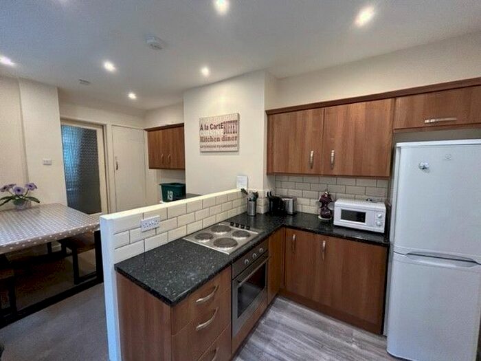 4 Bedroom Terraced House To Rent In Monks Road, Exeter, EX4