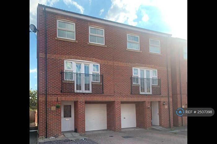 3 Bedroom Semi-Detached House To Rent In Sandringham Road, Brough, HU15