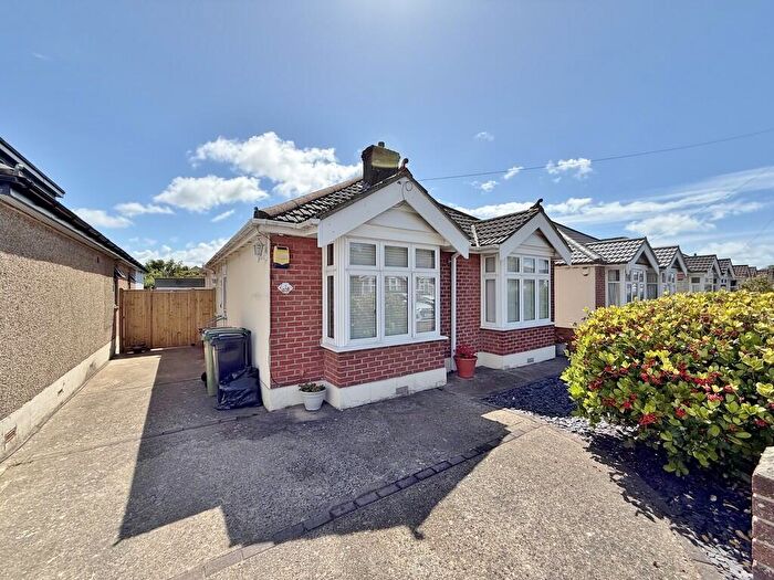 3 Bedroom Detached Bungalow For Sale In Homefield Road, Drayton, PO6