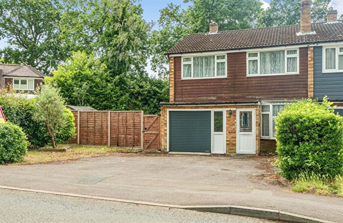 3 Bedroom End Of Terrace House For Sale In Hatch Ride, Crowthorne, Berkshire, RG45