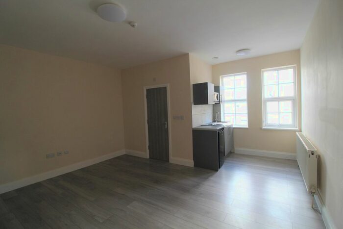 1 Bedroom Flat To Rent In Lady Margaret Road, Southall UB1