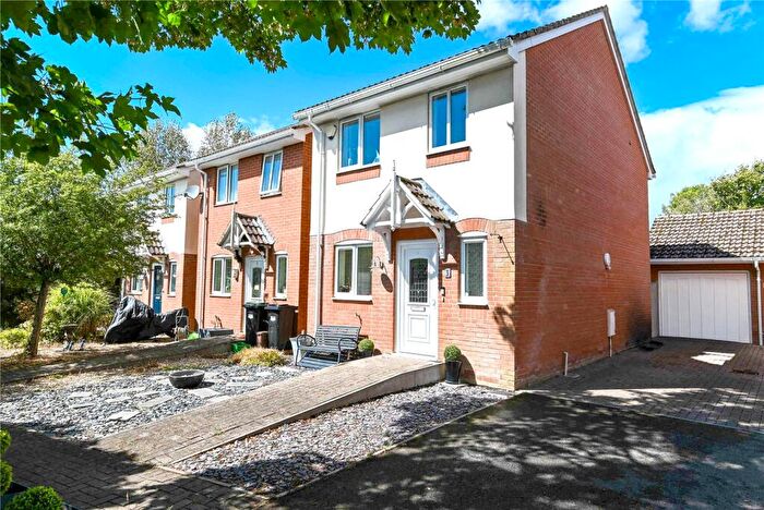 3 Bedroom Detached House For Sale In Vincent Close, New Milton, Hampshire, BH25