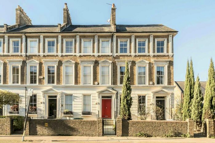 4 Bedroom House To Rent In Trafalgar Avenue, Burgess Park, SE15