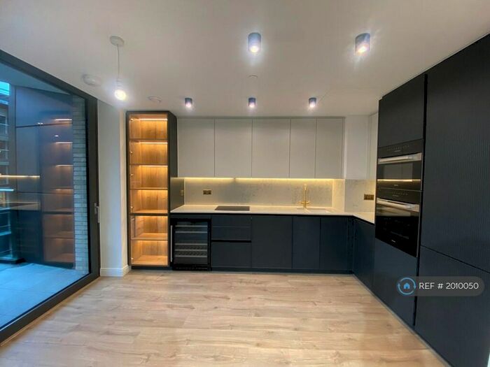 2 Bedroom Flat To Rent In Siena House, London, EC1V