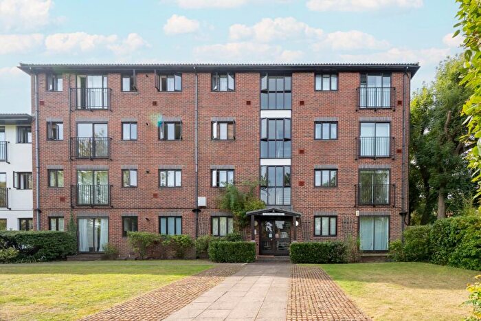 2 Bedroom Flat To Rent In Chepstow Road, Croydon, Surrey, CR0