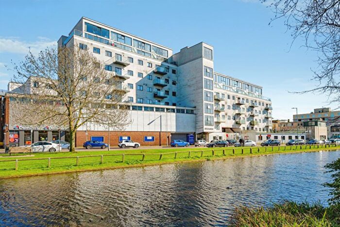 2 Bedroom Flat For Sale In Waterhouse Street, Hemel Hempstead, HP1