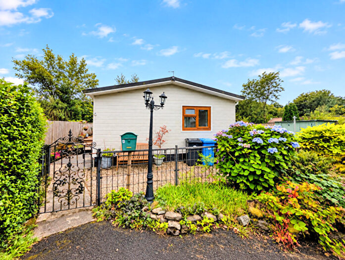 2 Bedroom Park Home For Sale In Bruce Court, West Kilbride, North Ayrshire, KA23