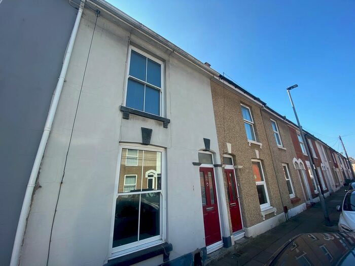 3 Bedroom Houseboat To Rent In Collingwood Road, Southsea, PO5