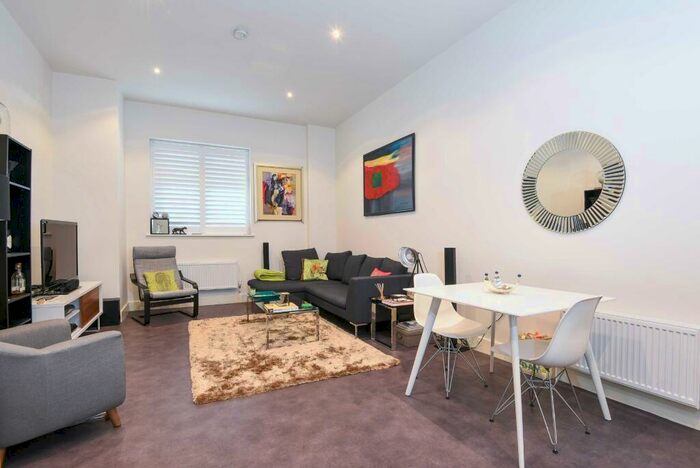 1 Bedroom Apartment To Rent In Blackburn Road, West Hampstead, London, NW6