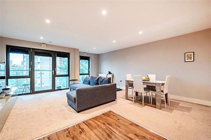 2 Bedroom Flat For Sale In Gwynne Road, London, SW11