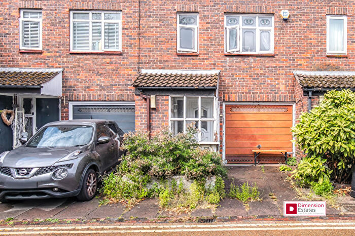 4 Bedroom Terraced House To Rent In Offa'S Mead, Lindisfarne Way, Hackney, E9
